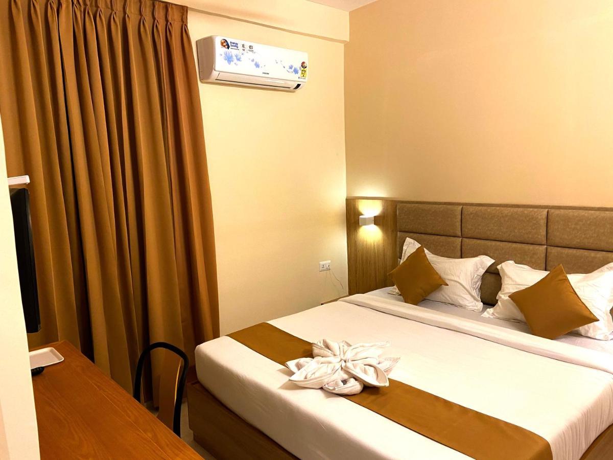 Tag Hotels Irugur Exterior foto