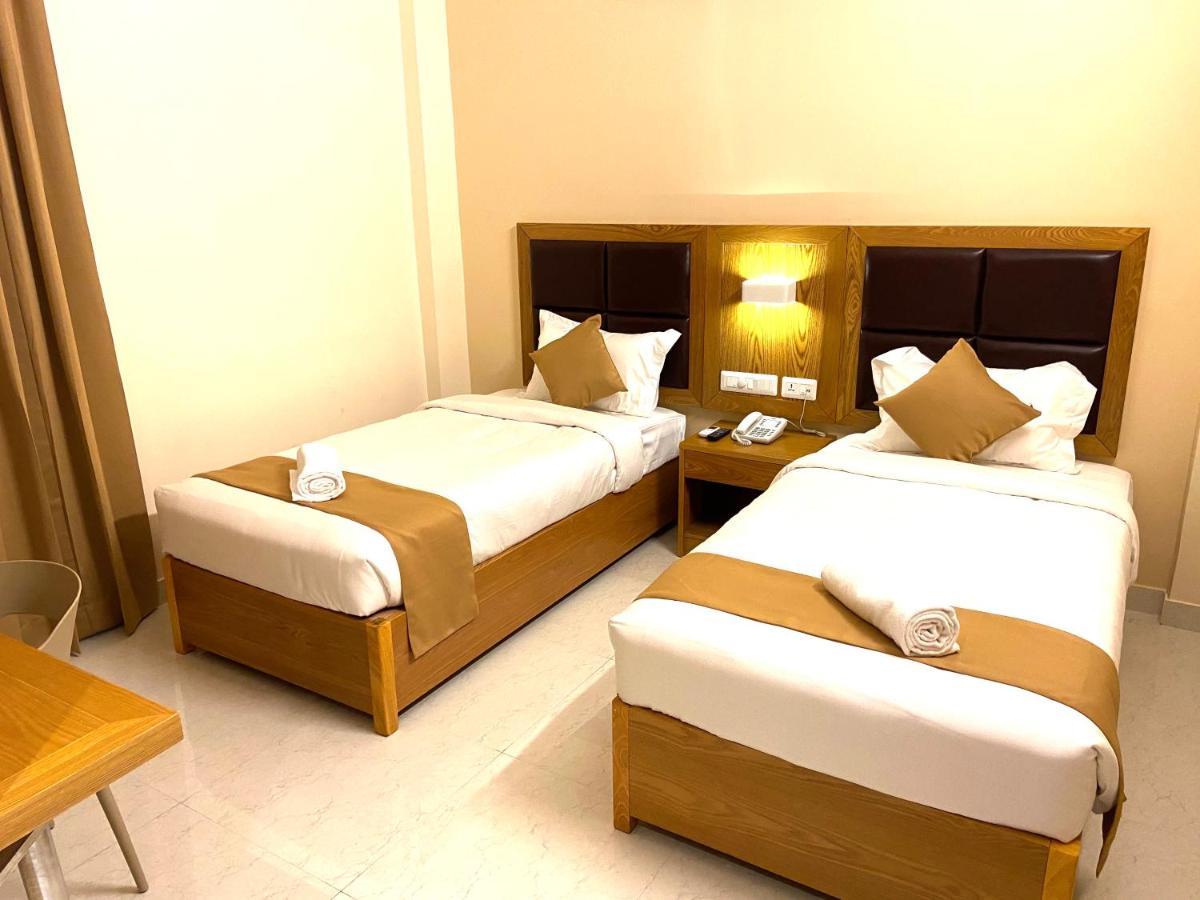 Tag Hotels Irugur Exterior foto